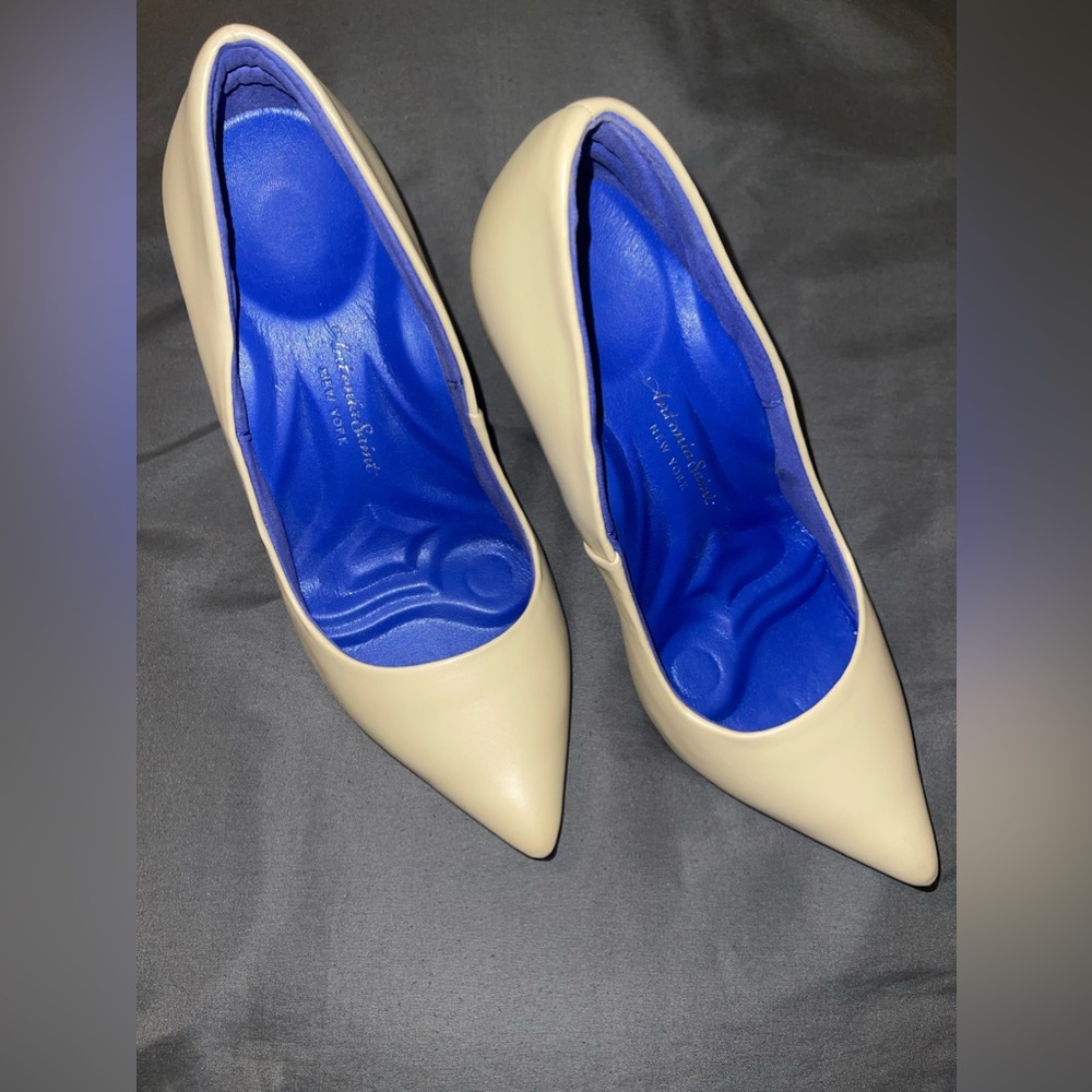 NWOB ANTONIA SAINT  NYC Victoria Heels-Traiblazing Comfort Label.
